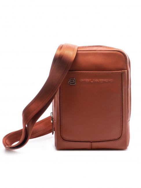 PIQUADRO Bürste VIBE out, aus gehämmertem Leder orange3 - Umhängetaschen Herren