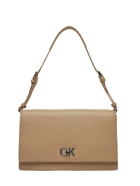 CALVIN KLEIN CK ELONGATED Umhängetasche mit Klappe Geschirr - Damentaschen