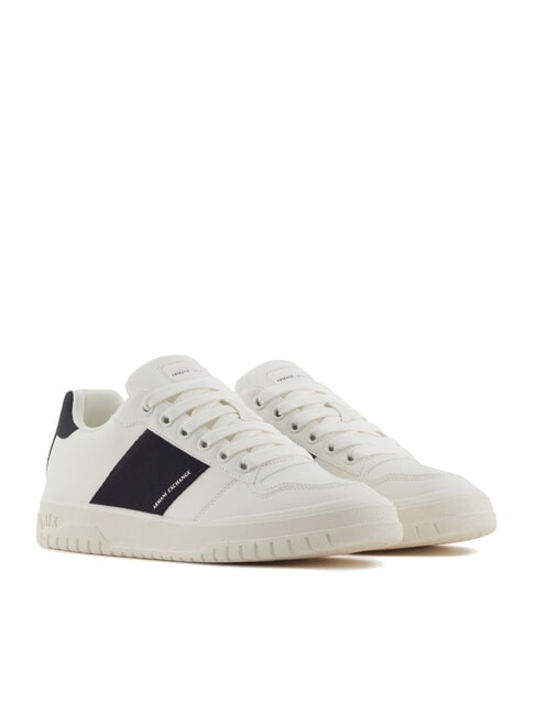 ARMANI EXCHANGE A|X Sneaker mit kontrastierendem Seitenband gebrochenes Weiß + dunkles Marineblau - Herrenschuhe