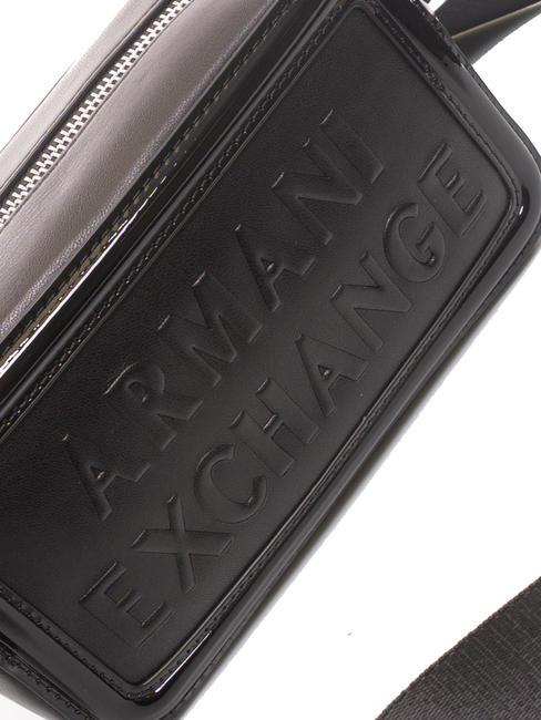 EMBOSSED Schulterkameratasche Schwarz - Damentaschen