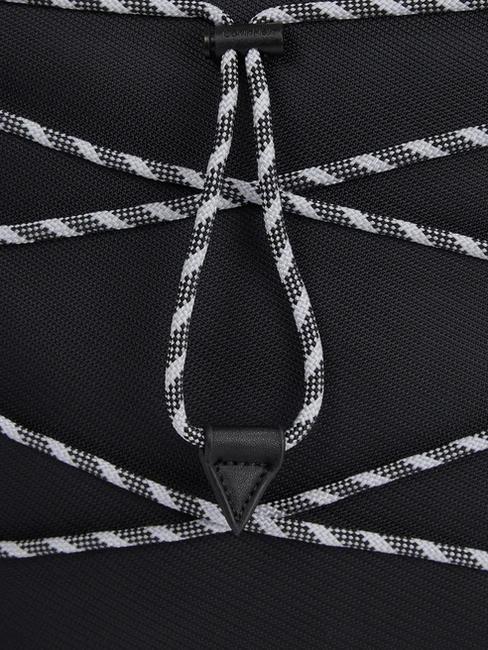 CK MUST T HIKE MONO Laptop-Rucksack mit Rollverschluss, 13 Zoll saisonales Monoschwarz - PC-Rucks&auml;cke