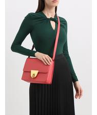 COCCINELLE NICO Kleine Umh&auml;ngetasche aus Leder Preiselbeeren - Damentaschen - 4