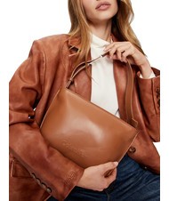 CALVIN KLEIN EMBOSSED CALVIN  Umh&auml;ngetasche L&ouml;we - Damentaschen - 4