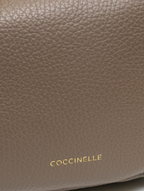 CHERRY Kleine Umh&auml;ngetasche aus Leder warmes Taupe - Damentaschen