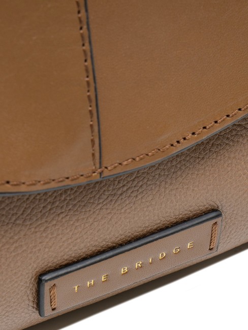 ELISABETTA Umh&auml;ngetasche aus Leder mit Klappe Auster Abb. Gold - Damentaschen