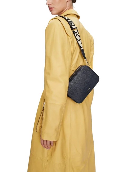 TEBE Schultertasche aus strukturiertem Leder Mitternachtsblau - Damentaschen