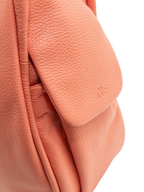 TRIO  Rucksack aus geh&auml;mmertem Leder Lachs - Damentaschen