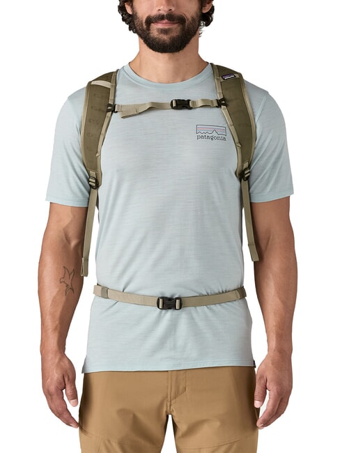 TERRAVIA 14L Rucksack Schwarz - Rucks&auml;cke f&uuml;r Schule &amp; Freizeit