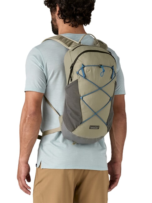 TERRAVIA 14L Rucksack Schwarz - Rucks&auml;cke f&uuml;r Schule &amp; Freizeit