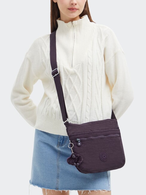 ARTO M Schultertasche ultimative Pflaume - Damentaschen