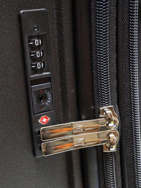 LIGHT POP 2 Gro&szlig;er erweiterbarer Trolley Schwarz - Harte Trolleys