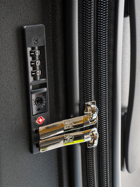 LIGHT POP 2 Mittelgro&szlig;er erweiterbarer Trolley Schwarz - Harte Trolleys