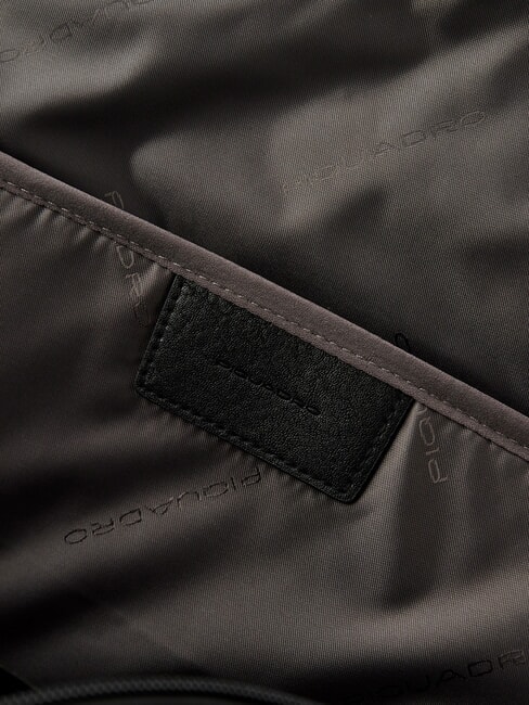 BRIEF ECOLOGICA TECH Rucksack aus recyceltem Stoff mit USB-Platte, 15,6-Zoll-Laptophalter Schwarz - PC-Rucks&auml;cke