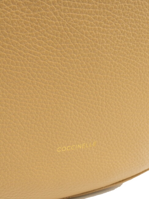 ALPHA Schultertasche aus geh&auml;mmertem Leder frisches Beige - Damentaschen