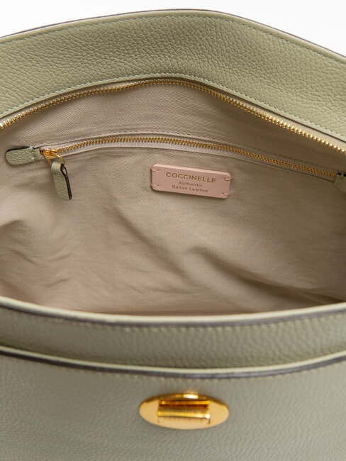 LIYA Schultertasche aus geh&auml;mmertem Leder Seladongr&uuml;n - Damentaschen