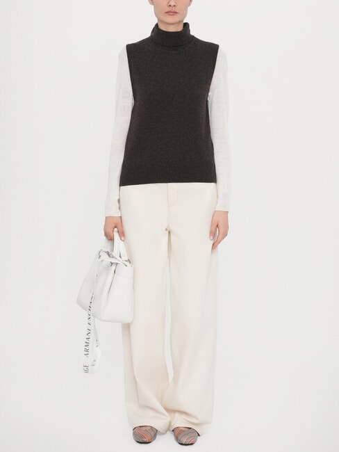 WAVE Mittelgro&szlig;e perforierte Tasche mit Schultergurt strahlend wei&szlig; - Damentaschen