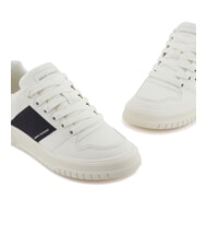 ARMANI EXCHANGE A|X Sneaker mit kontrastierendem Seitenband gebrochenes Wei&szlig; + dunkles Marineblau - Herrenschuhe - 4