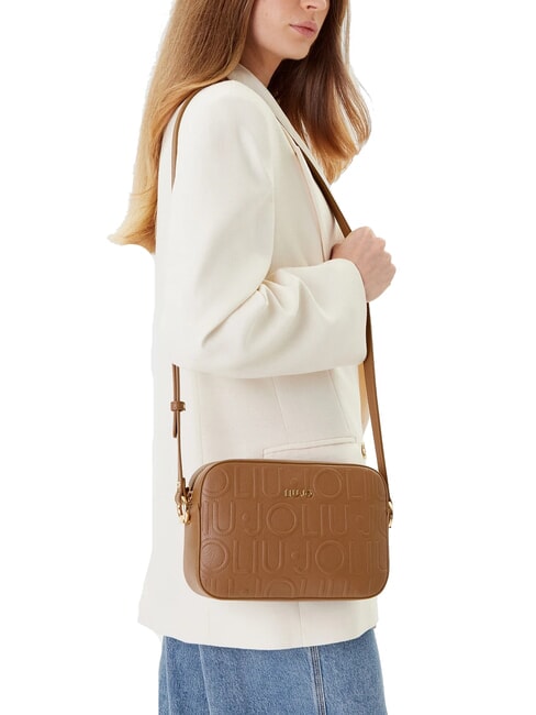 MANHATTAN Mittelgro&szlig;e Kameratasche mit gepr&auml;gtem Logo Wildleder- - Damentaschen