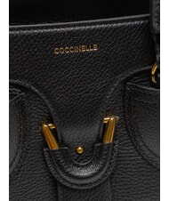 COCCINELLE YORK Handtasche aus geh&auml;mmertem Leder Schwarz - Damentaschen - 3