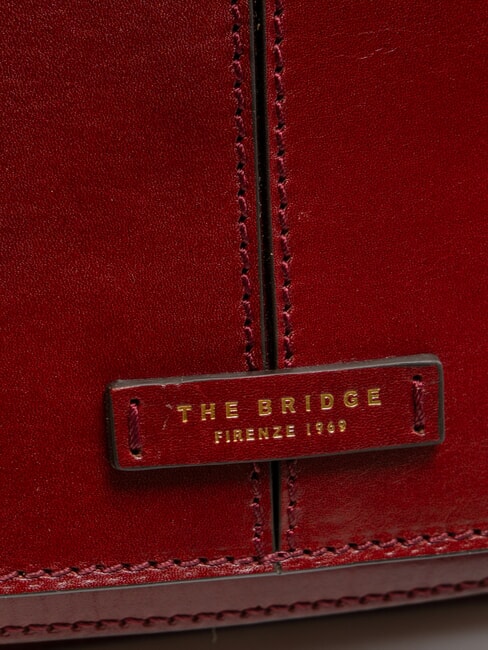 FAENTINA Gro&szlig;e Umh&auml;ngetasche aus Leder Chianti / Bordeaux / Gold - Damentaschen