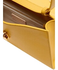 COCCINELLE DEW Mittelgro&szlig;e Umh&auml;ngetasche aus geh&auml;mmertem Leder sonnig - Damentaschen - 5