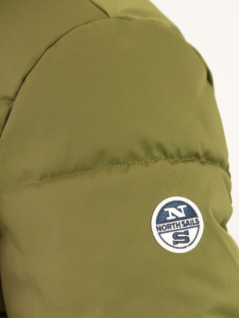 PADDED Mittellange Daunenjacke mit Kapuze efeugr&uuml;n - Daunenjacken f&uuml;r Herren