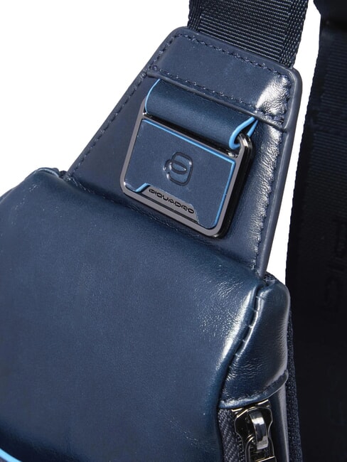 BLUE SQUARE Schultertasche/Rucksack aus Leder mit Mini-Tablet-Halterung Blau - Umh&auml;ngetaschen Herren