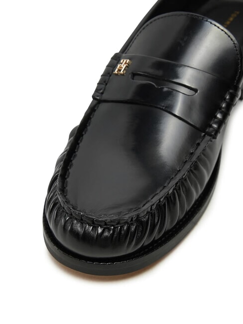 TH MONOGRAM Gl&auml;nzende Lederslipper Schwarz - Damenschuhe
