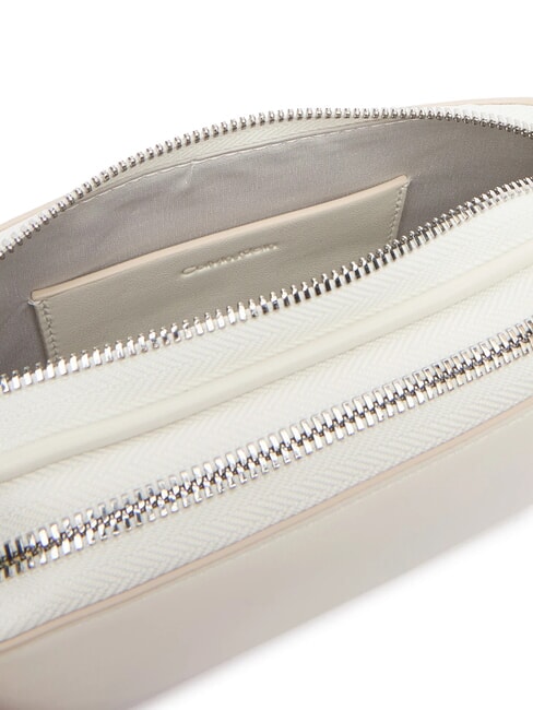 SIGNATURE LOGO STRAP Kameratasche mit Doppelfunktion Lilienwei&szlig; - Damentaschen