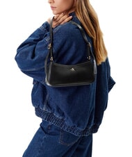 CALVIN KLEIN HARDWARE MONOGRAM Umh&auml;ngetasche Schwarz / Antik-Hellgold - Damentaschen - 5