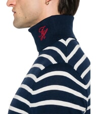 TOMMY HILFIGER TH Rollkragenpullover aus Baumwollmischgewebe Dunkelblau, Marineblau, Wei&szlig;, Breton-Streifen - Herrenpullover - 3