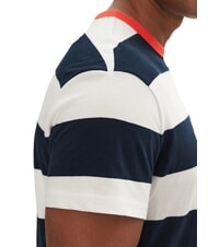 TOMMY HILFIGER TH JEANS Gestreiftes Kurzarm-T-Shirt W&uuml;stenhimmel / elfenbeinfarbenes Bl&uuml;tenblatt - Herren-T-Shirts - 3