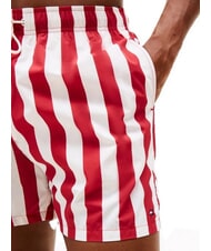 TOMMY HILFIGER TH gemustertes Boxerkost&uuml;m kr&auml;ftiger Streifen, mittelrot - Herrenbadehosen - 3
