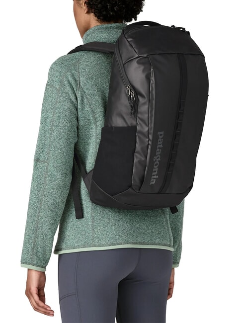 BLACK HOLE 25L 15-Zoll-Laptop-Rucksack schwarz mit schwarz - Rucks&auml;cke f&uuml;r Schule &amp; Freizeit