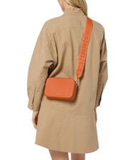 COCCINELLE TEBE Schultertasche aus strukturiertem Leder Krabbe - Damentaschen - 4