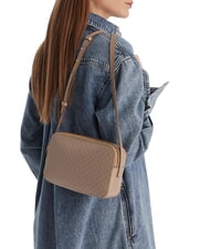 CALVIN KLEIN COATED EMBLEM Mini-Schultertasche Desert Taupe AOP - Damentaschen - 2