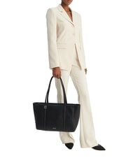 CALVIN KLEIN HARDWARE EMBLEM PEBB Einkaufstasche - Damentaschen