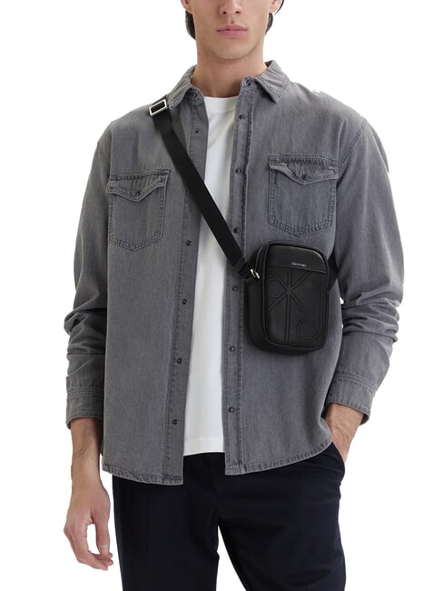 BOLD LOGO NYLON Slim Bag auf Schwarz - Umh&auml;ngetaschen Herren