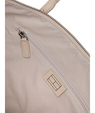 TOMMY HILFIGER TJ BOLD Verstellbare Schultertasche, gro&szlig; Zeitungspapier - Damentaschen - 4