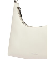 CALVIN KLEIN EMBOSSED LOGO Umh&auml;ngetasche, mit Schultergurt Wei&szlig;es Steinkraut - Damentaschen - 4