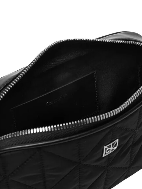 QUILTED NYLON Mini-Schultertasche mit Schultergurt auf Schwarz - Damentaschen