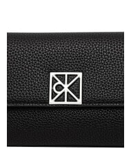 CALVIN KLEIN EMBLEM HW Clutch, Schultertasche auf Schwarz - Damentaschen - 4