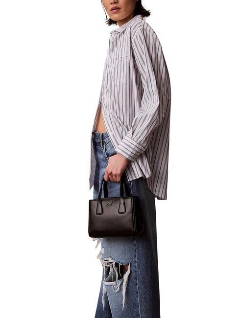 CK MINI Mini-Handtasche mit Schulterriemen auf Schwarz - Damentaschen
