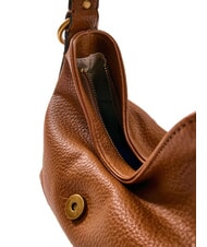 GUESS CAMDEN Umh&auml;ngetasche COGNAC - Damentaschen - 9