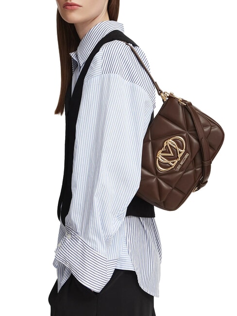 EMBOSSED QUILTED Schultertasche mit Schultergurt braun - Damentaschen