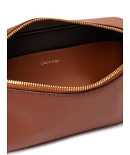 CALVIN KLEIN EMBOSSED LOGO Mini-Umh&auml;ngetasche nat&uuml;rliche Umbra - Damentaschen - 4