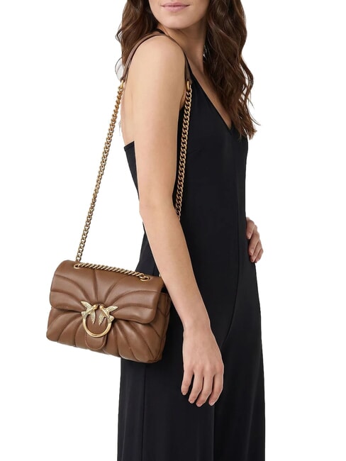 LOVE PUFF MINI Mini-Umh&auml;ngetasche aus Nappa Cognacbraun-Antikgold - Damentaschen