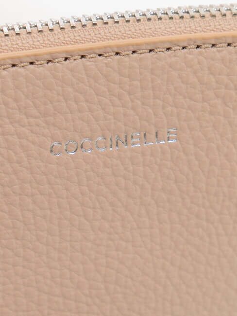 ROUNDED ENVELOPE Lederclutch Rosetten - Damentaschen